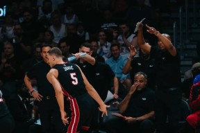 包含转折点迈阿密热火队长鼓劲，NBA季后赛转会期攻防权衡，悬念犹存，赛季目标并未改变的词条-3377在线入口