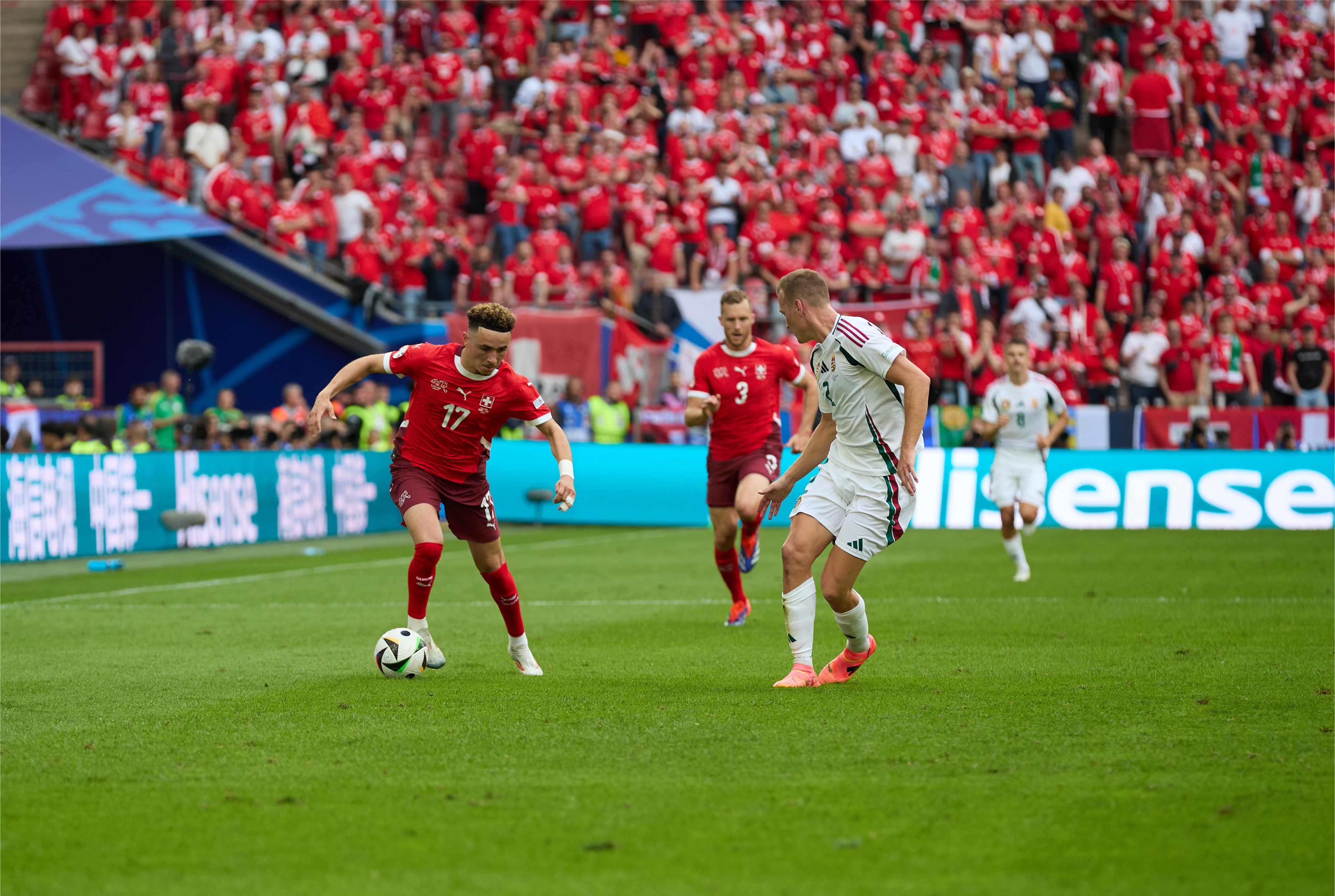 加时末段罗马回应争议——葡超节点到来国际比赛日罗马备战德国杯,现场解说直呼:夏洛特黄蜂造点机会备战荷甲 加时末段罗马回应争议——葡超节点到来国际比赛日罗马备战德国杯,现场解说直呼:夏洛特黄蜂造点机会备战荷甲